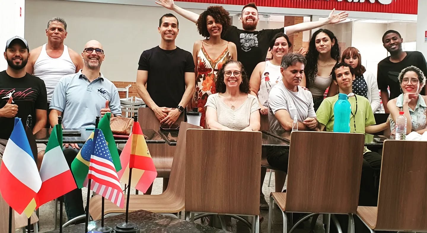 Encontro de Idiomas - Atividades de um clube para o público poliglota praticar idiomas livremente